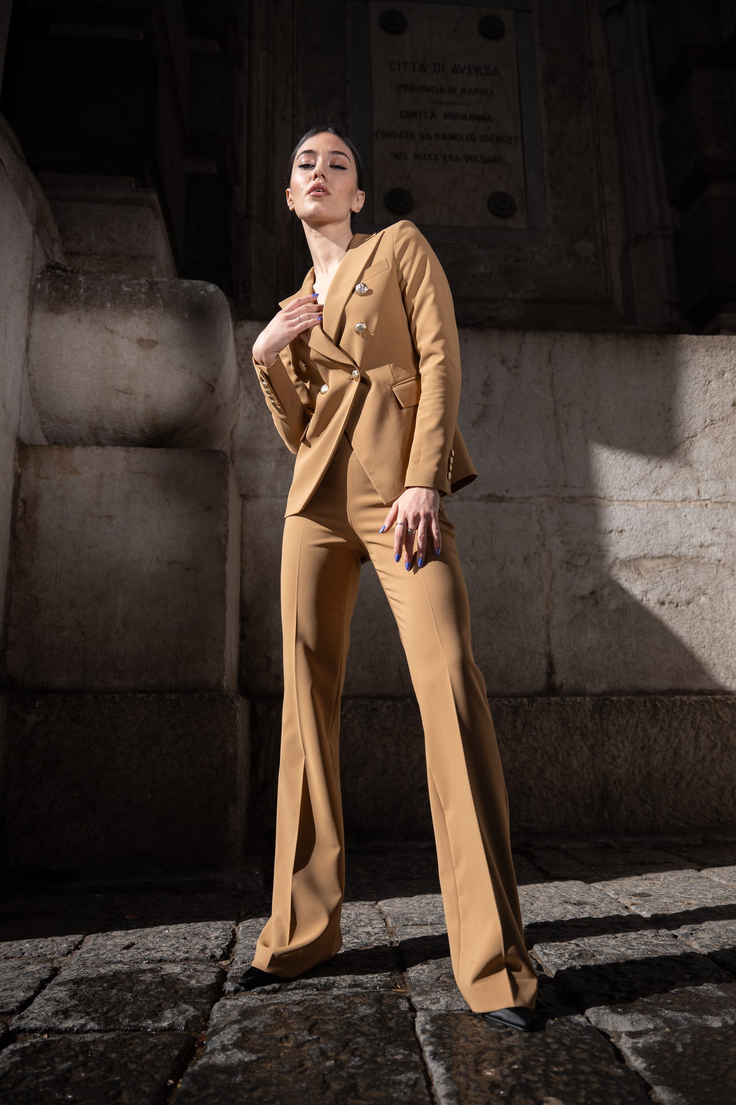 DELIA - TAILLEUR DOPPIOPETTO 6 BOTTONI