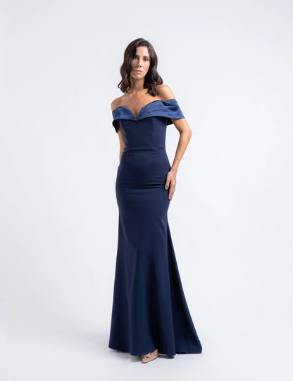 Abito lungo sirena blu in crepe tecnico con scollo a barca in raso