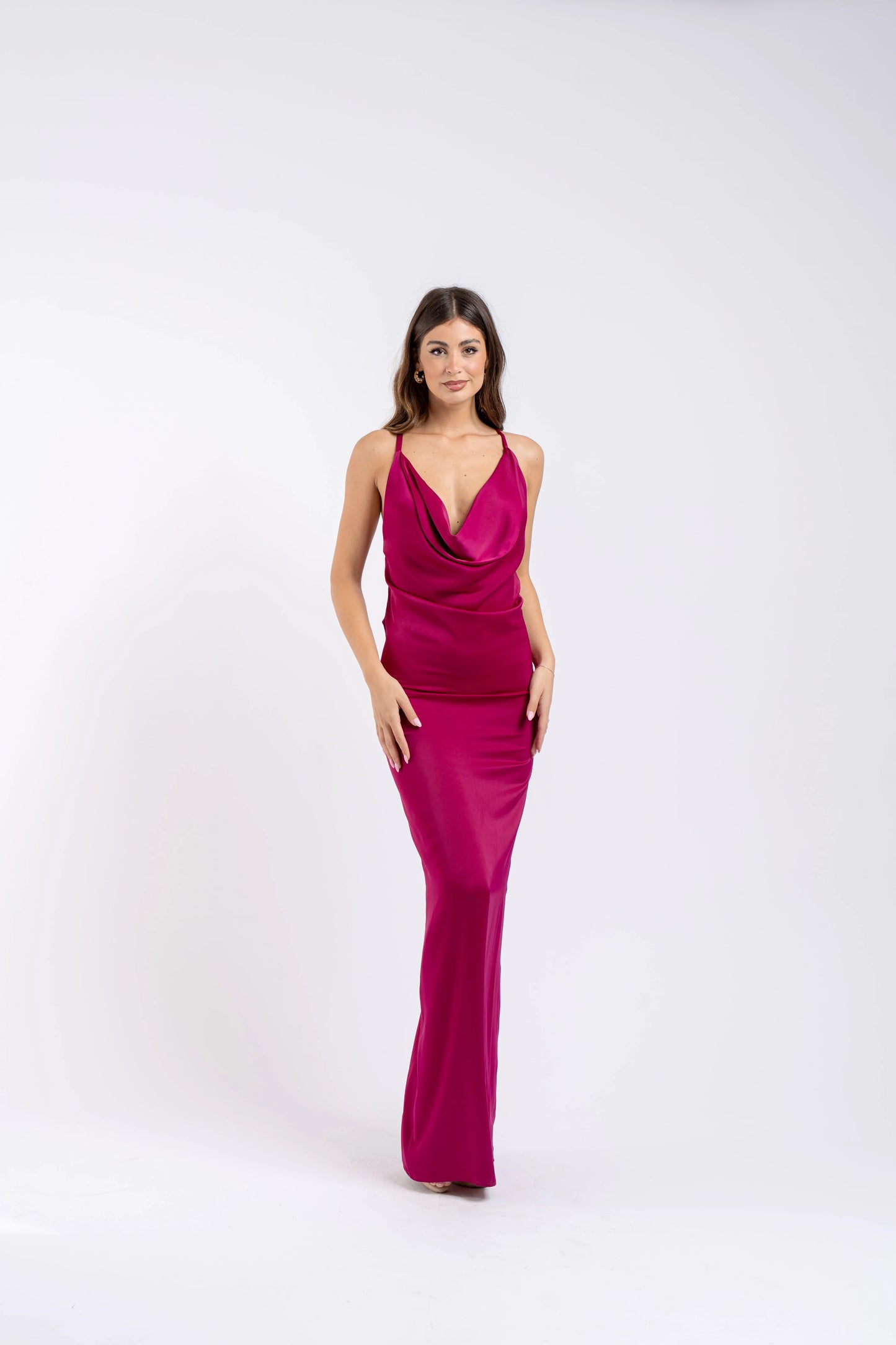 Abito lungo donna fluido in satin con linea scivolata