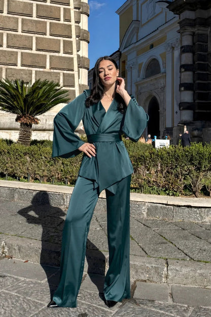 Tailleur donna verde bosco elegante per festa di laurea 2026